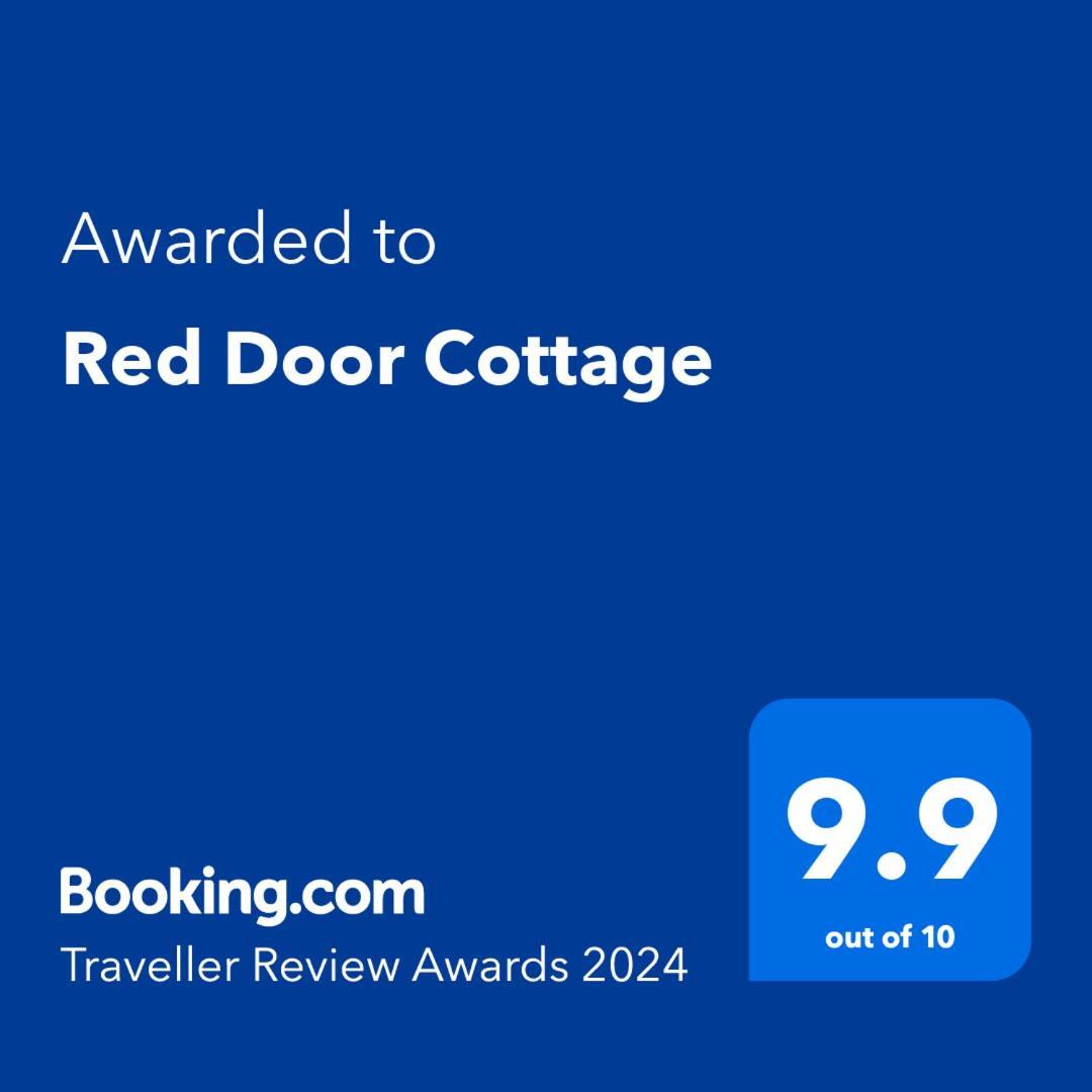 Red Door Cottage Wilderness Exterior photo
